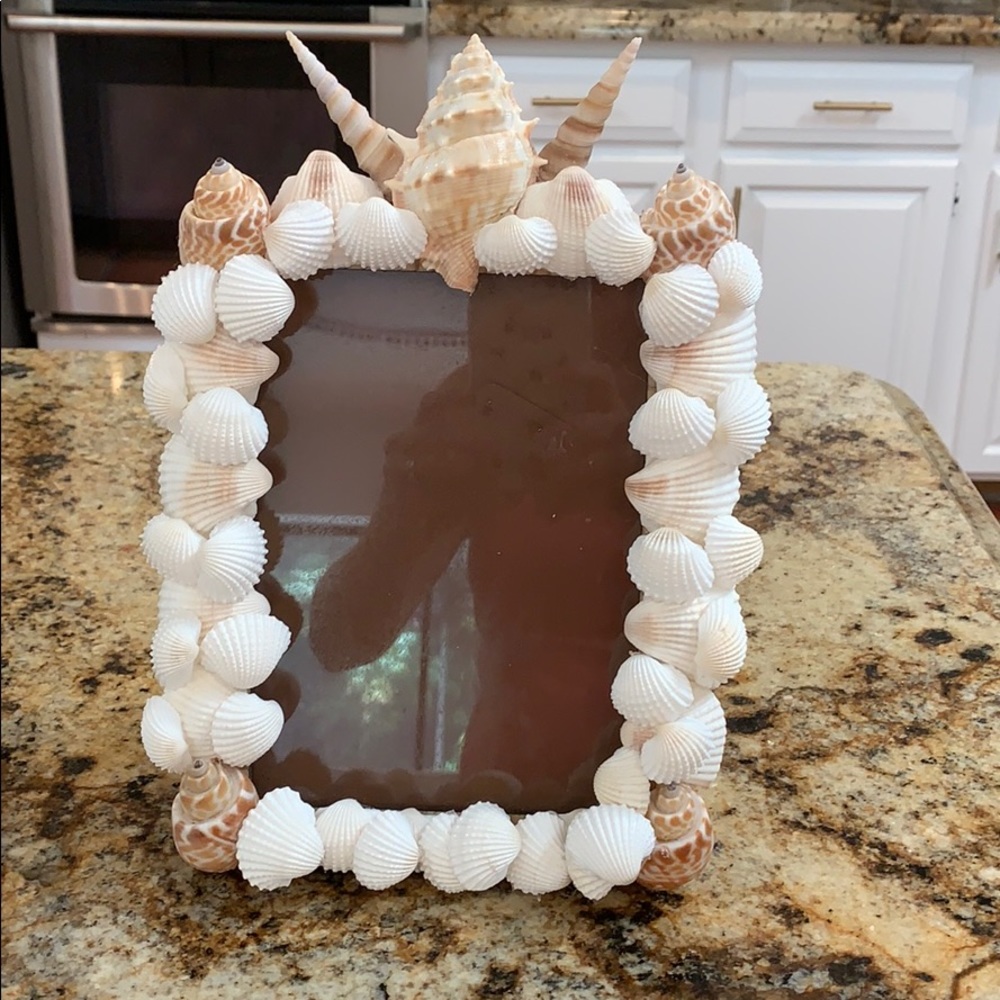 Handmade Genuine Shell Frame 5x7 - Picture 4 of 5